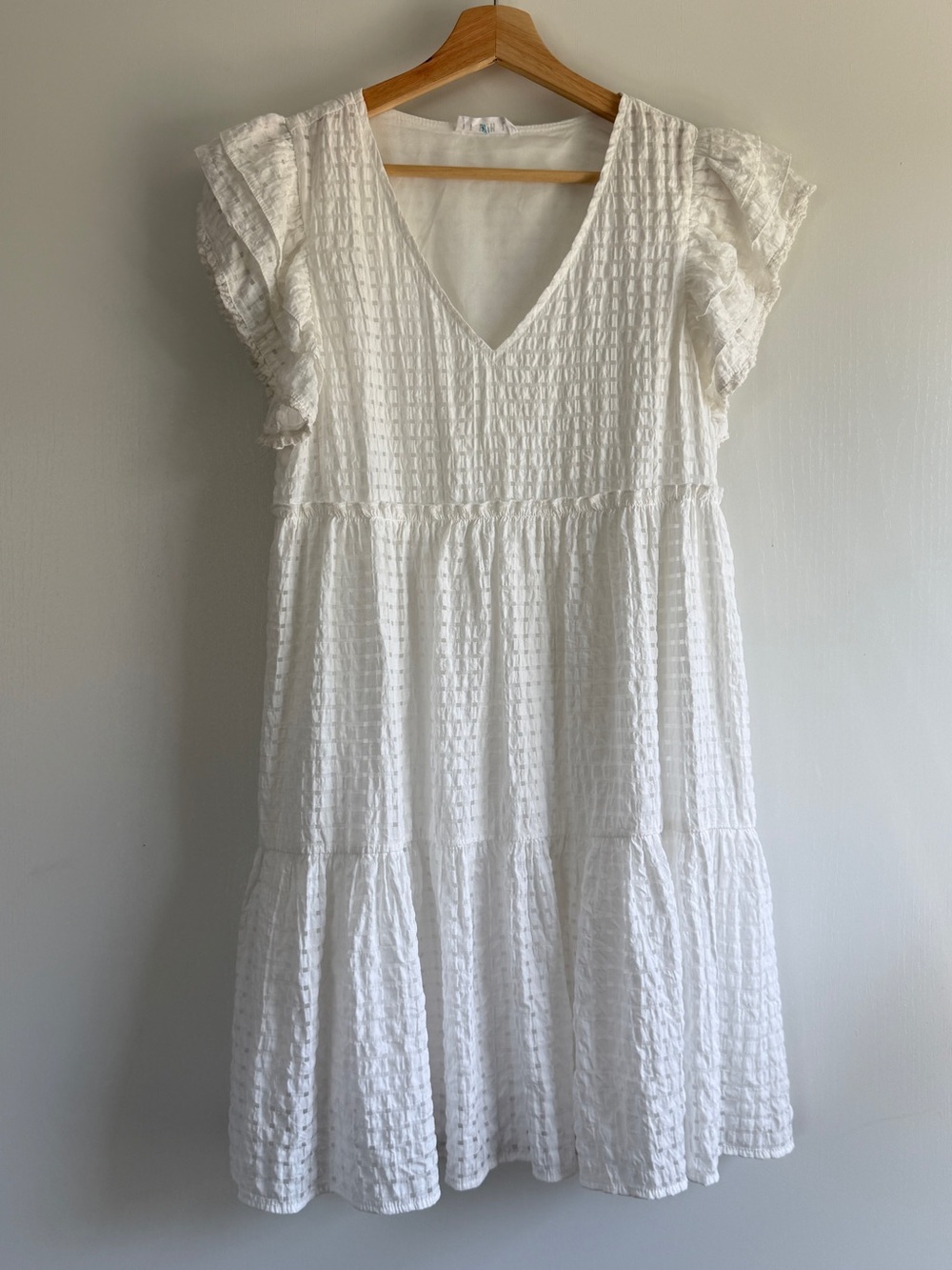 THML Women's White Textured V-Neck Tiered Dress Boho Cottagecore Ruffles